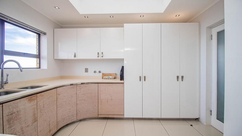 6 Bedroom Property for Sale in Dana Bay Western Cape